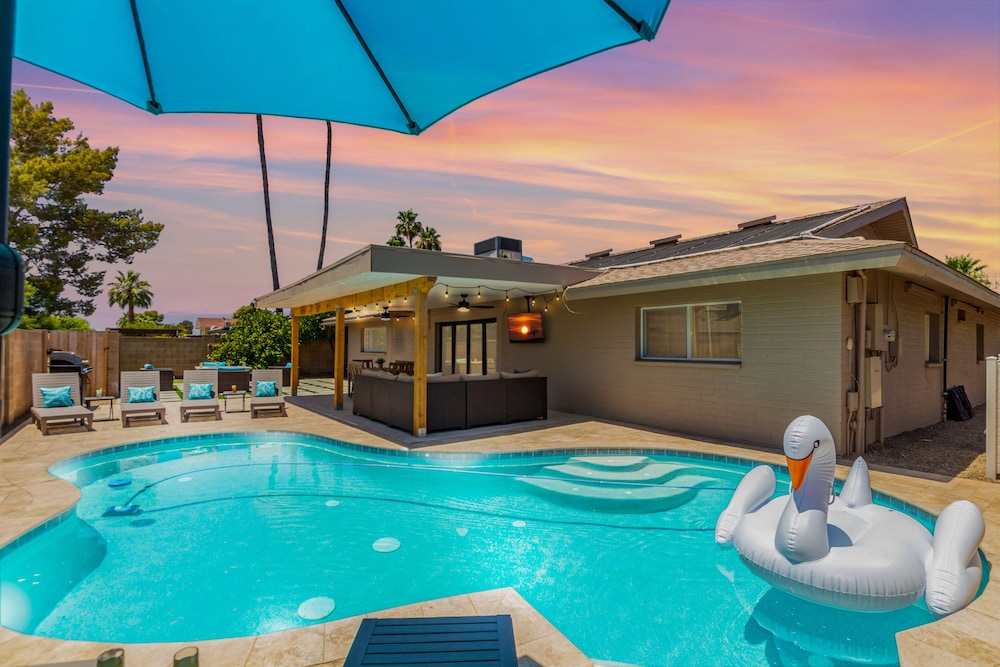 Blue Tides Getaway - Private Pool & Fire Pit