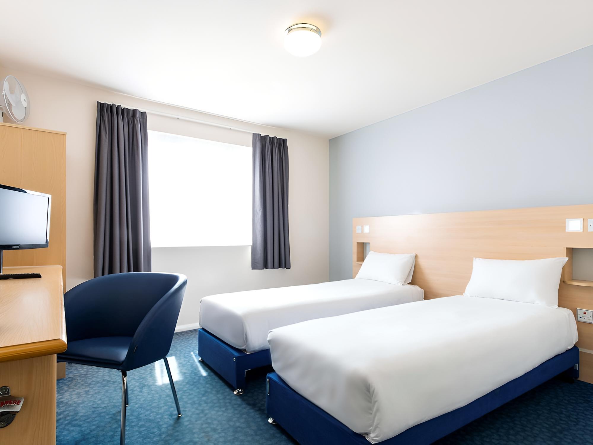 ibis budget West Thurrock view 3