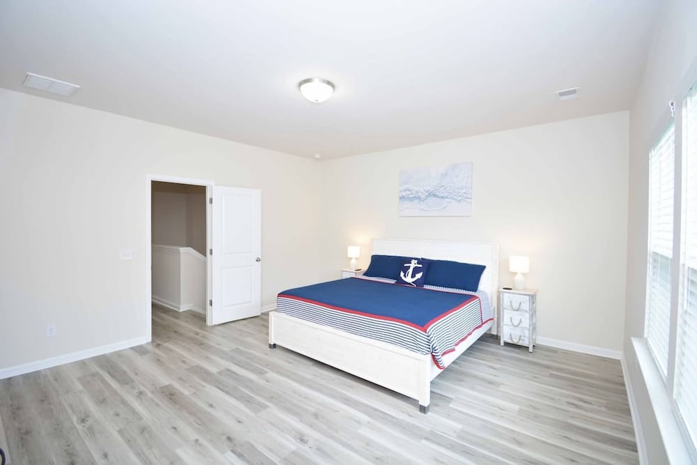 Getaway on Mclernon - Top Notch Mid Term Stay