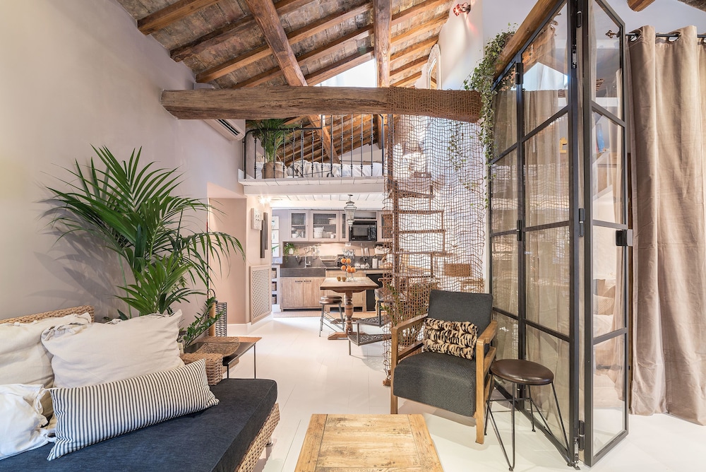 Navona Luxury & Charming Apartment