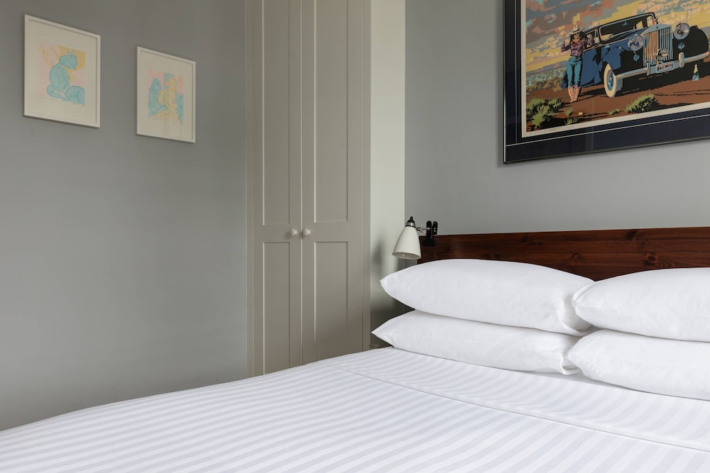 Englefield Road by Onefinestay