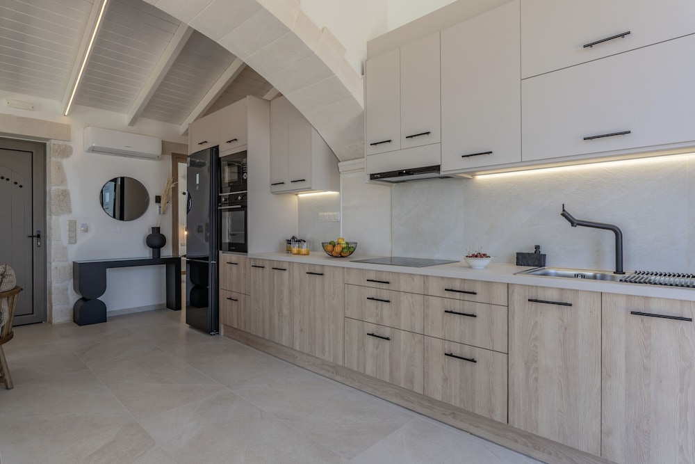 Luxury Villa Maximus - With Private Heated Pool