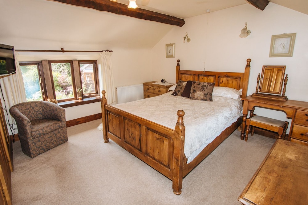 Hen Cloud Cottage