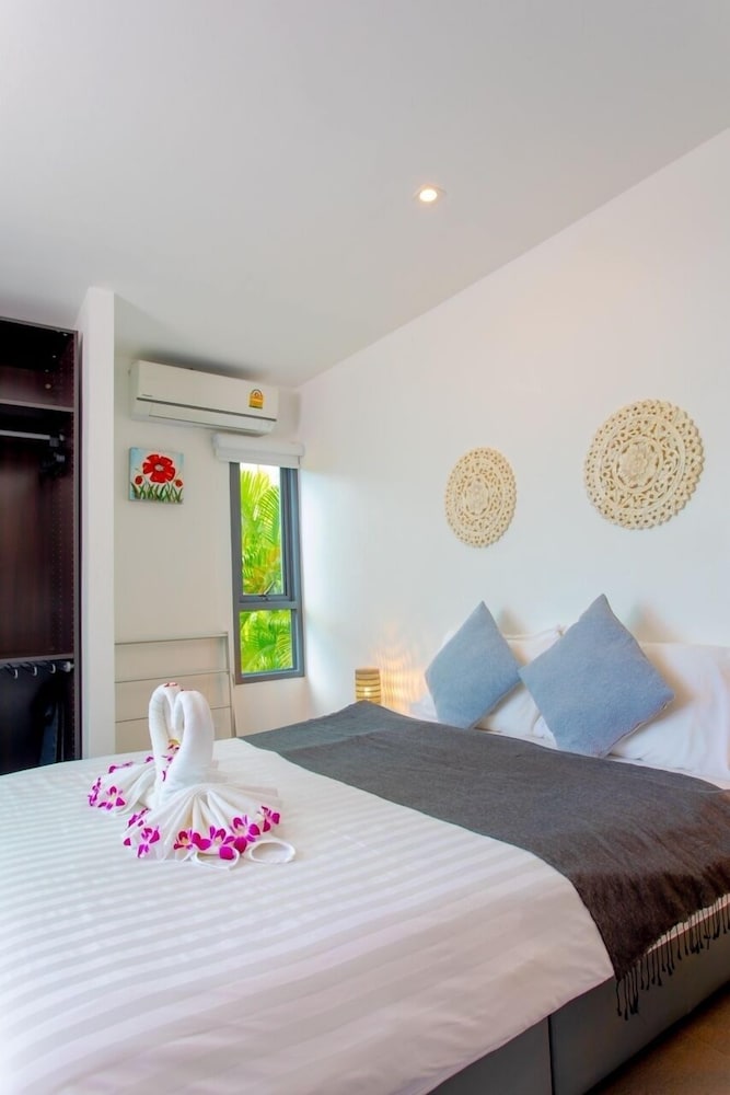Baan Saint Tropez Villas Kata Beach