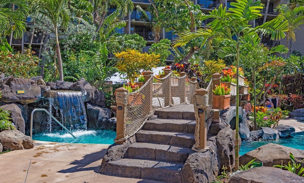 Kaanapali Shores Studio 742 Studio Bedroom Condo by RedAwning