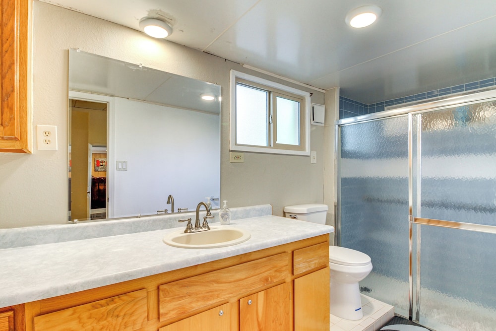 Mtn Views, Patio + Grill: Family Home, 6 Mi to UNM