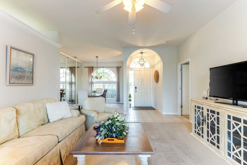 Private Pool, Pond Views, & Bonus Lounge in Gated Naples Community Drive to Dining & Sand