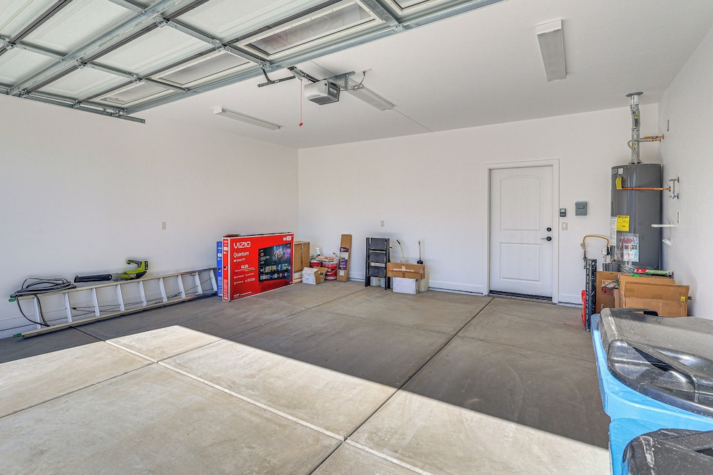 2 Mi to Colorado River! Home w/ Dog-friendly Yard