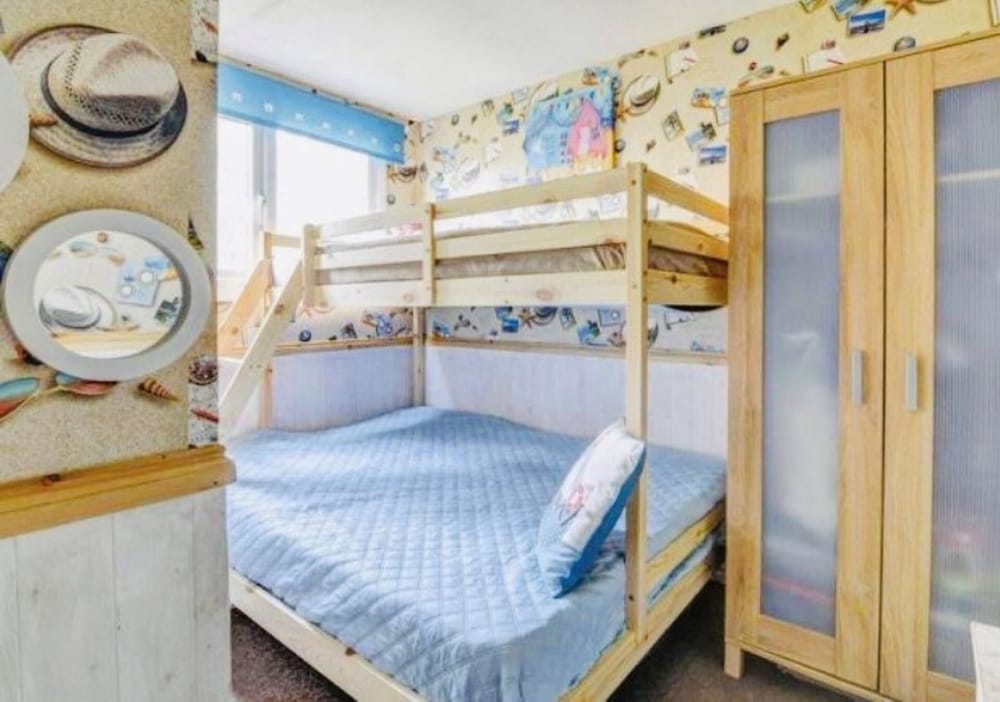 Comfy House, Sleeps 4, in Bude Cornwall, England view 3