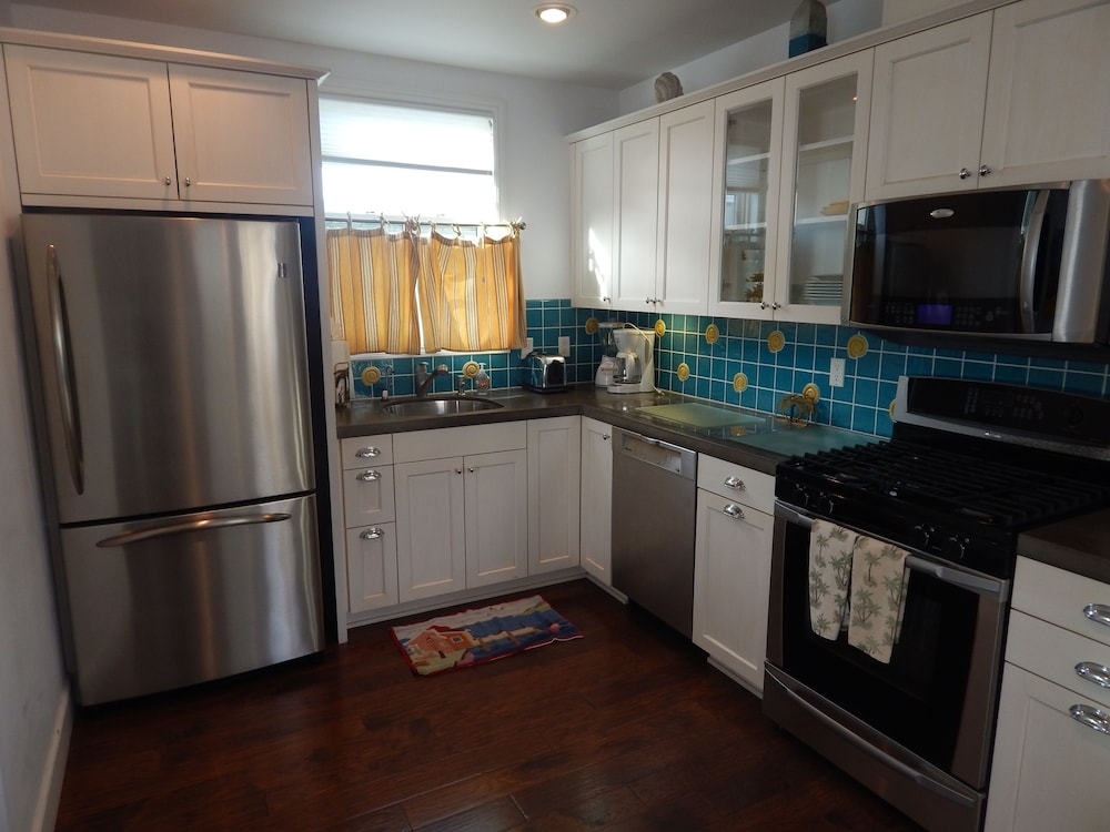 359 1st Street 1 Bedroom Condo by Redawning view 4