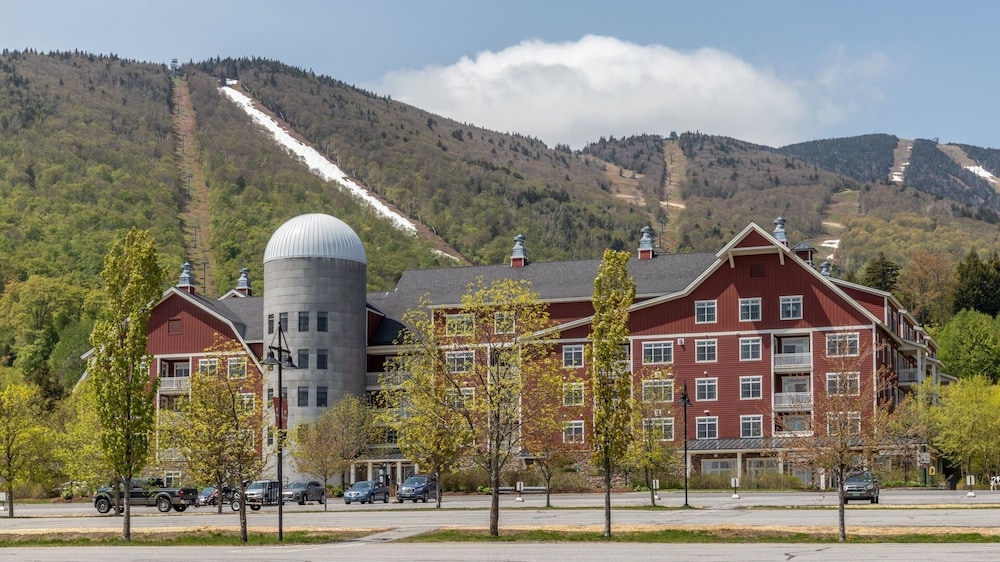 41 Summit Condo Near Mountain Shuttle by RedAwning