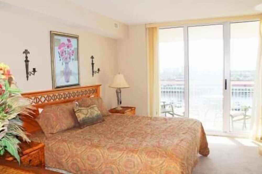 802 North Tower