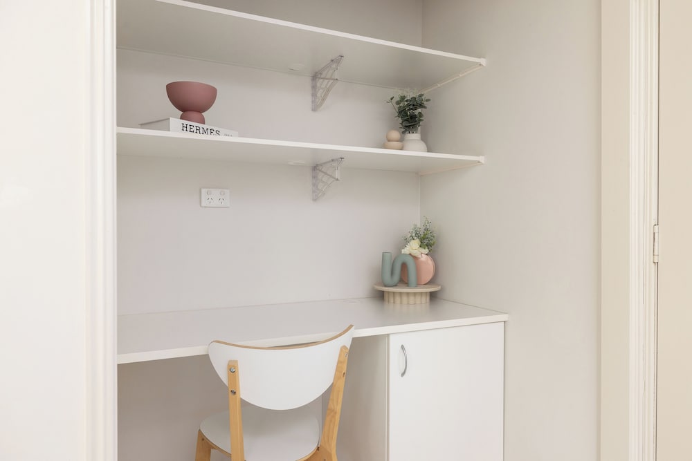 Smart Suites Self Check-in Apartments - 144 Dixon