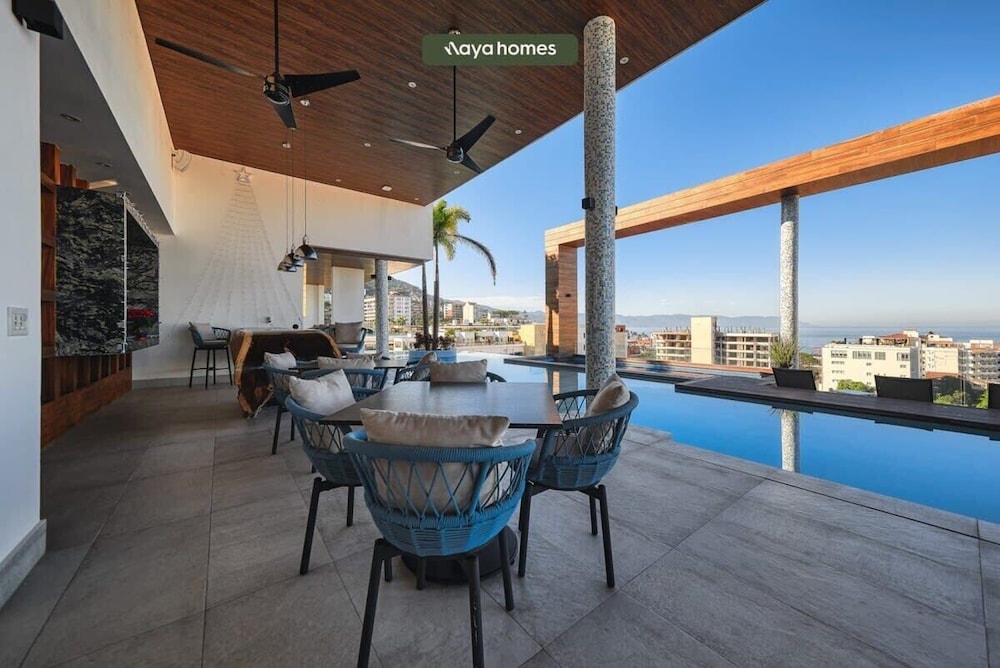 Luxurious 1BR Condo in Zona Romantica - Pool