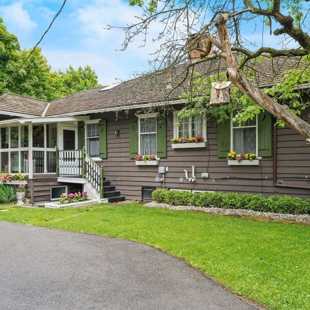 Luxury Waterfront Fairytale Home -carmen Elisabeth