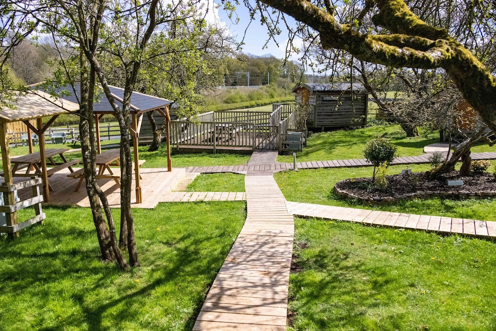 Orchard Hideaways