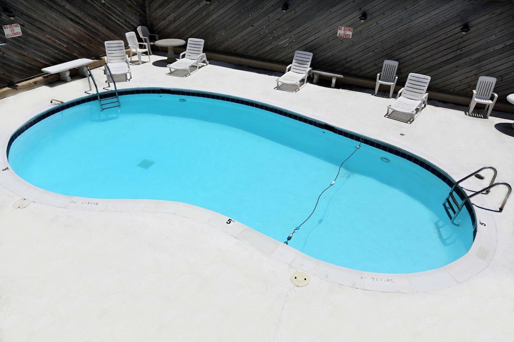 Blue Marlin Inn & Suites