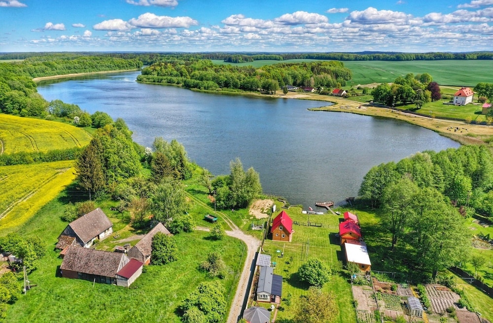 Cottage by Ostrowieckie Lake With Private Beach