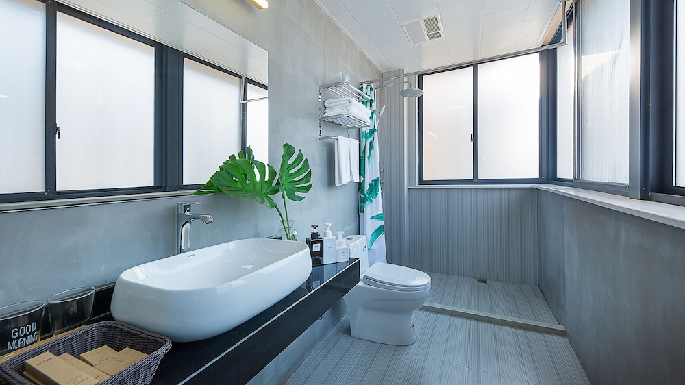 Hangzhou Vacations - Floral Hotel Suya Thousand Islet Lake - Property Image 7