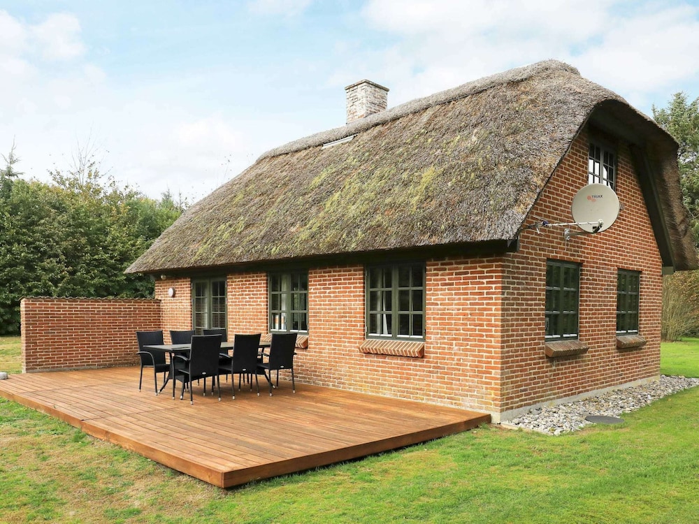 6 Person Holiday Home in Ulfborg