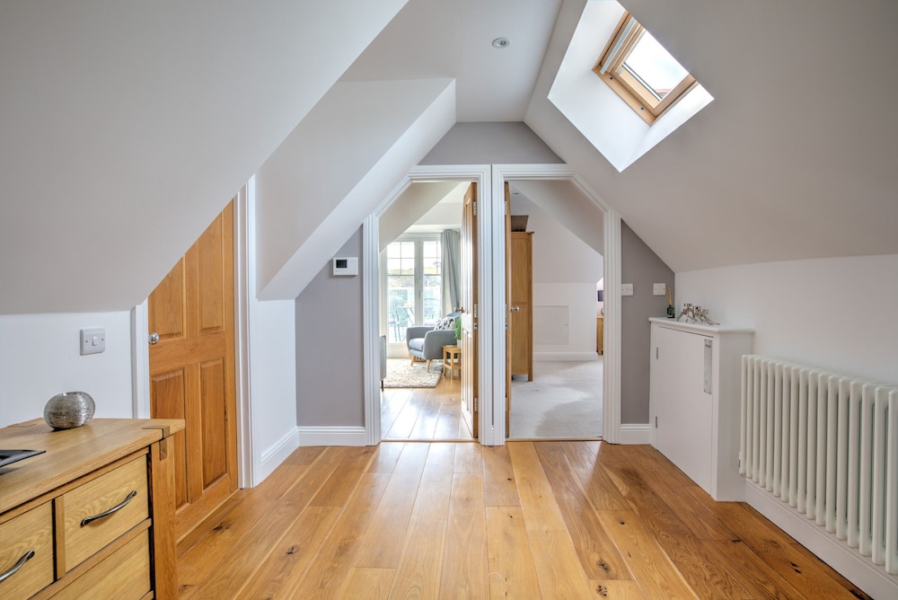 The Tower, 5 Corisande Manor
