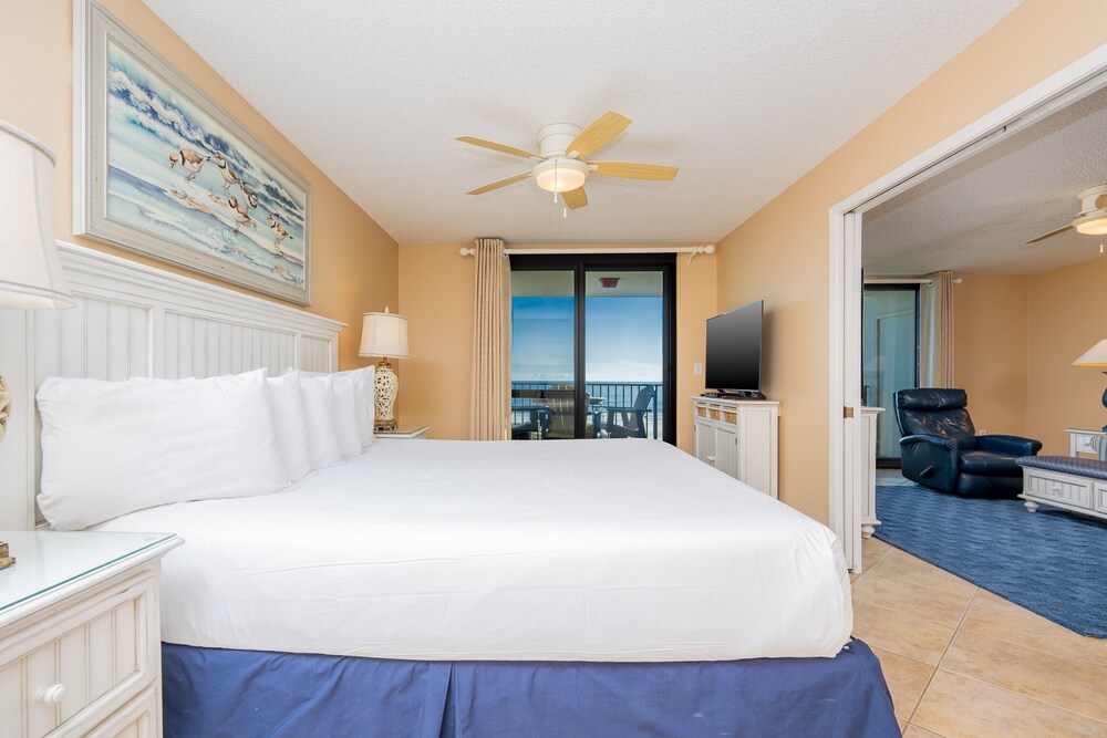 Phoenix Vi 6509 2 Bedroom Condo