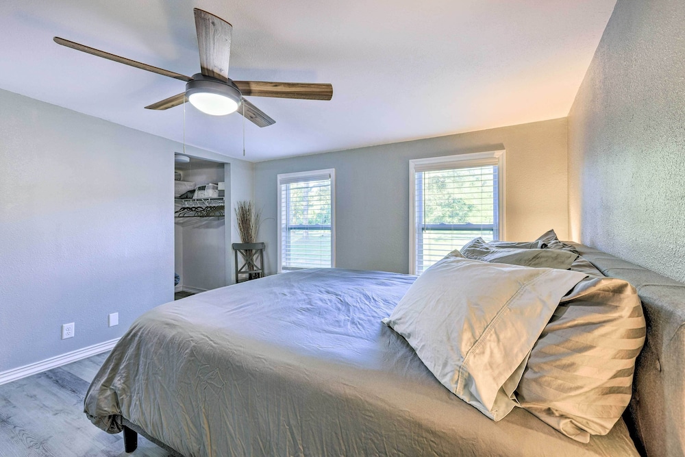 Updated Home Near Manatee Springs State Park!