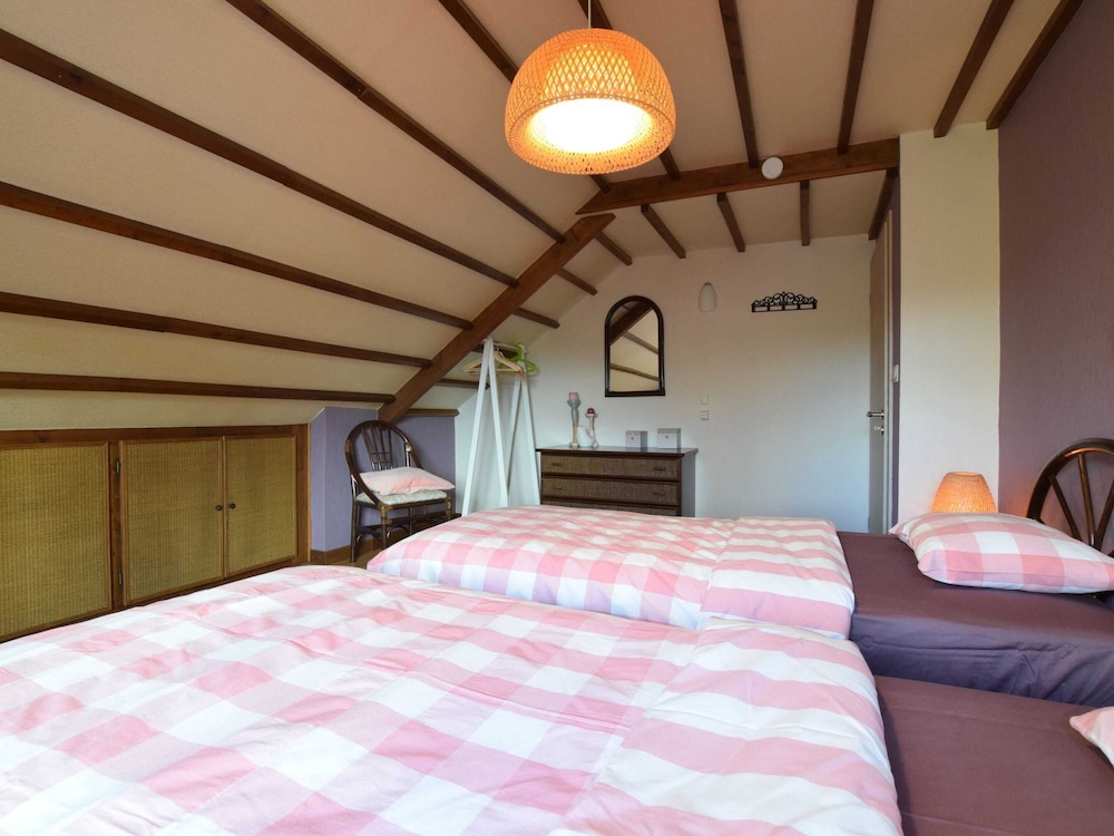 Charming Stay in Noville view 3