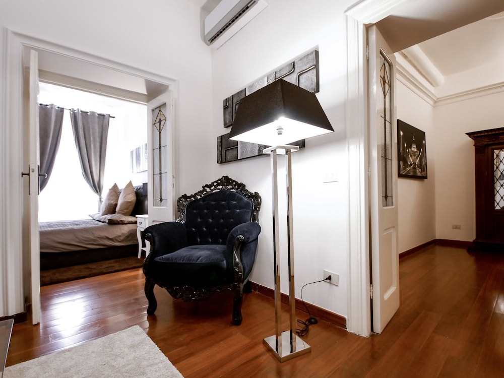 Banchi Apartment