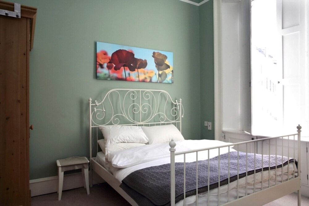 Grand New Town 2 Bedroom in Central Edinburgh