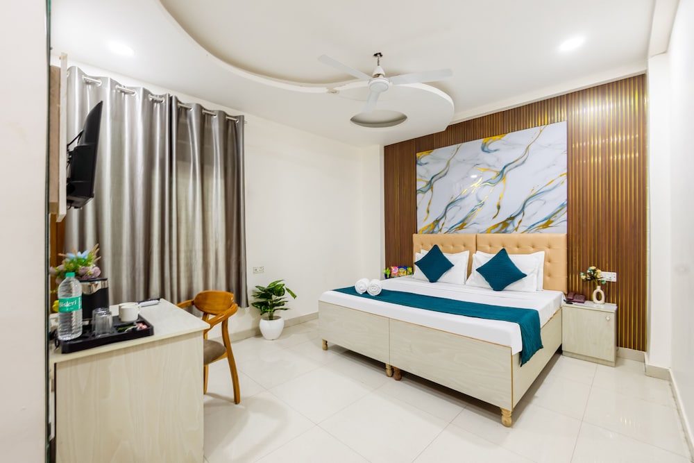 Hotel Admire Expressway BY ASPL