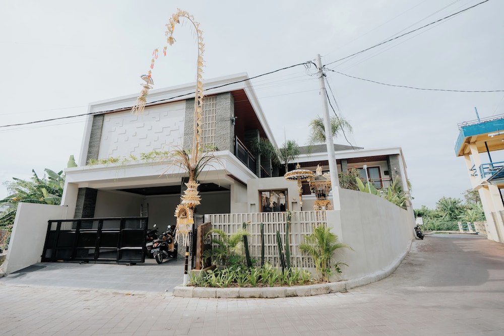 Casa Nika Suites Seminyak
