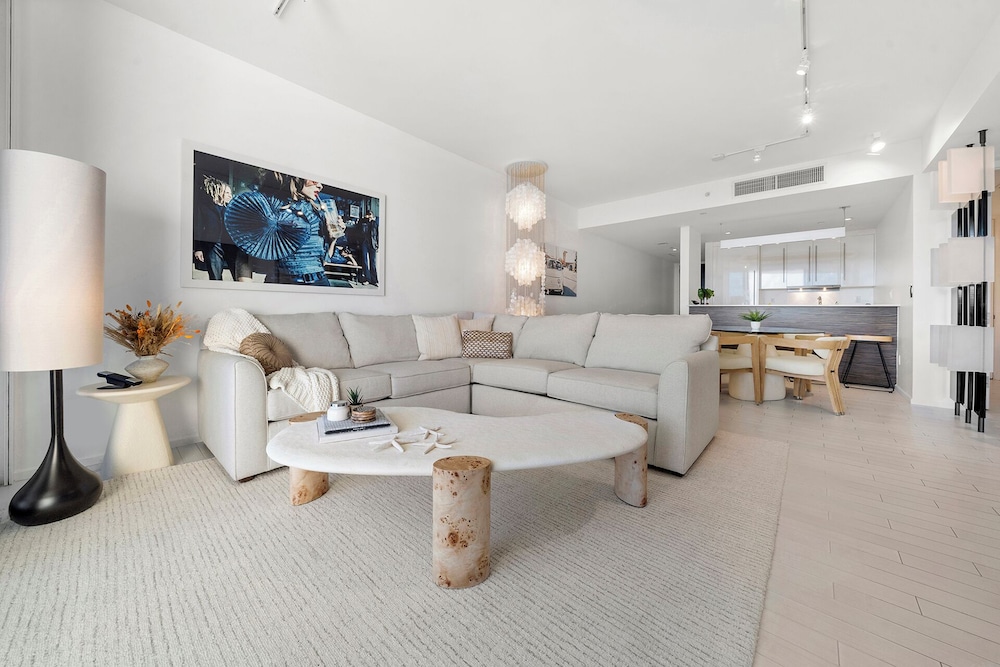 Luxury Vacation Rentals in South Beach by LRMB
