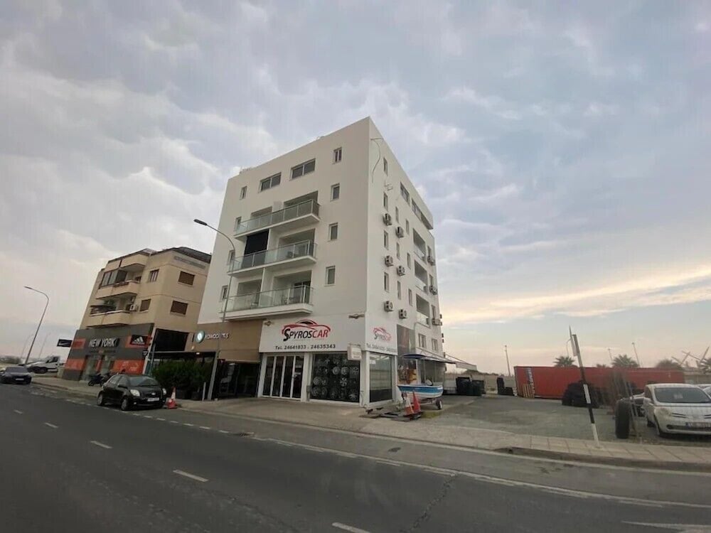 The Penthouse - 3BR Seaview in Larnaca