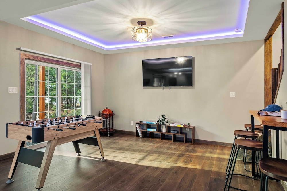 Lakeview Sunset Heaven Waterfront Escape + Private Dock Firepit + Game Room New Construction