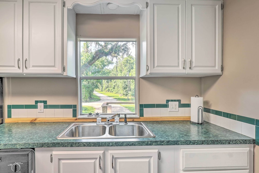 Suwannee Riverfront Home: Grill, Near Springs - Property Image 26