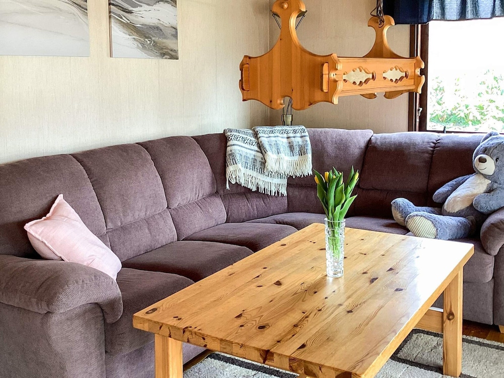 6 Person Holiday Home in Hjarnarp