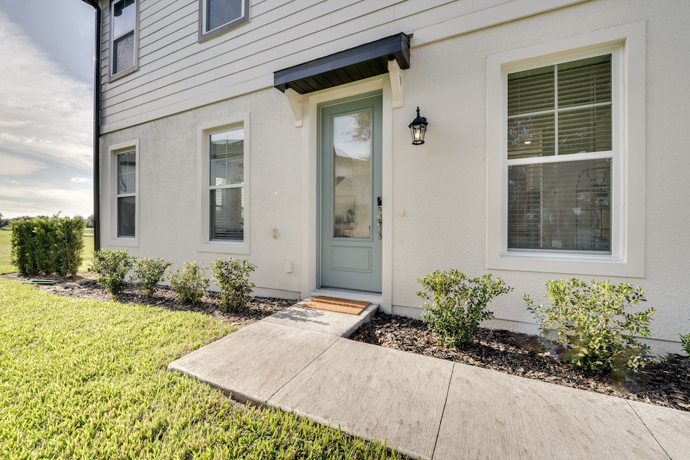 Stylish Four Corners Townhome w/ Resort Amenities