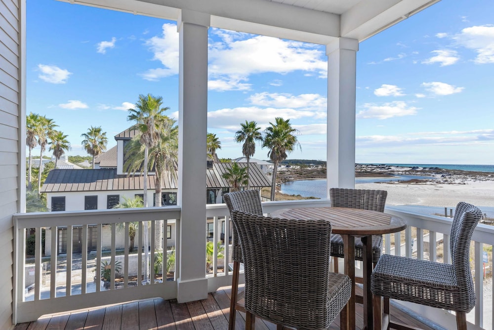 Grayt Digs by Avantstay Next to Beach, Oceanview
