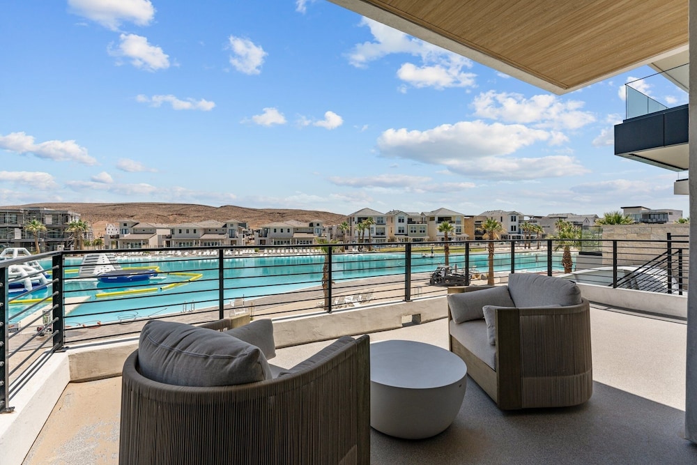 Luxury Beachside 7 Bedroom Home