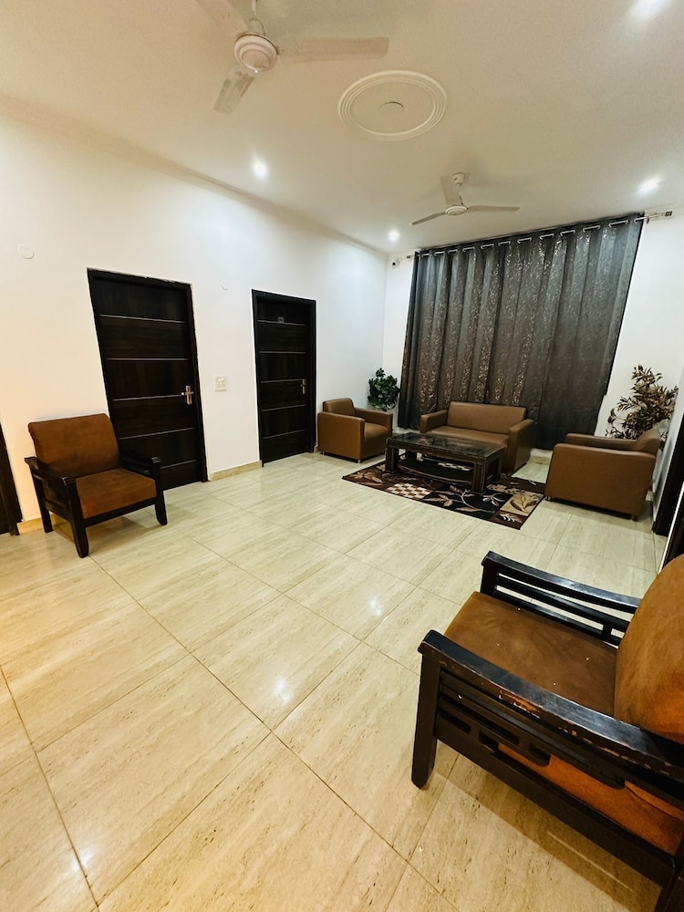 V Rooms