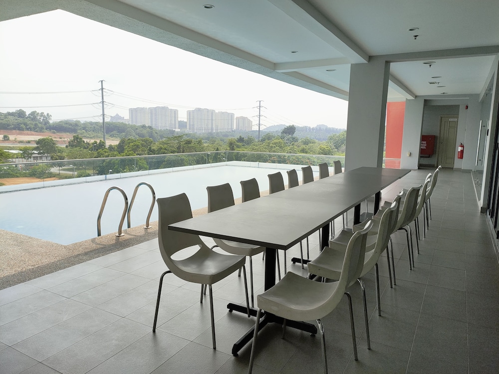 8500SF Rooftop Pool & Gym at Cyberjaya photo 5