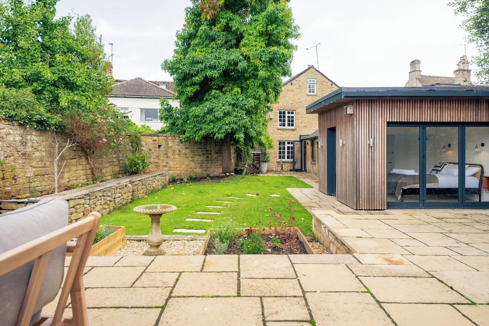 Historic 3 BD Cottage in the Cotswolds