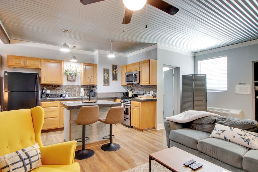 Commuter-friendly Rental Unit in Greenwood!