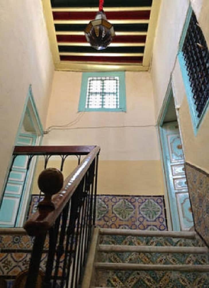 Palais du XVIII ème siècle - Hostel