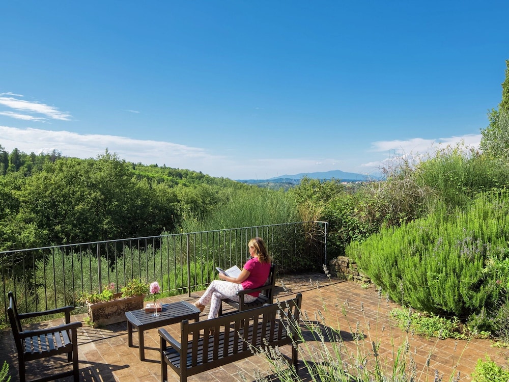 Romantic Farmhouse near Medieval Village of Montaione photo 4