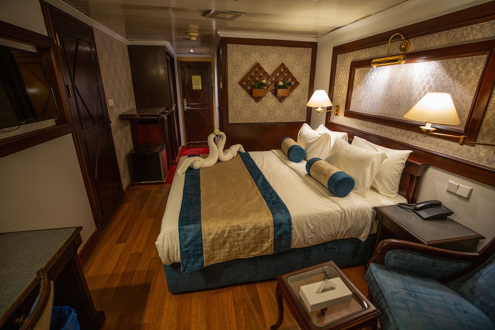 Champollion II Nile Cruise view 4