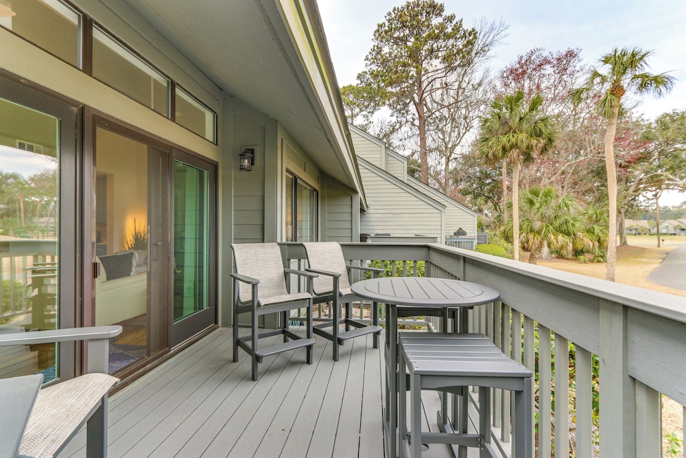 Walk to Community Beach: Coastal Carolina Condo