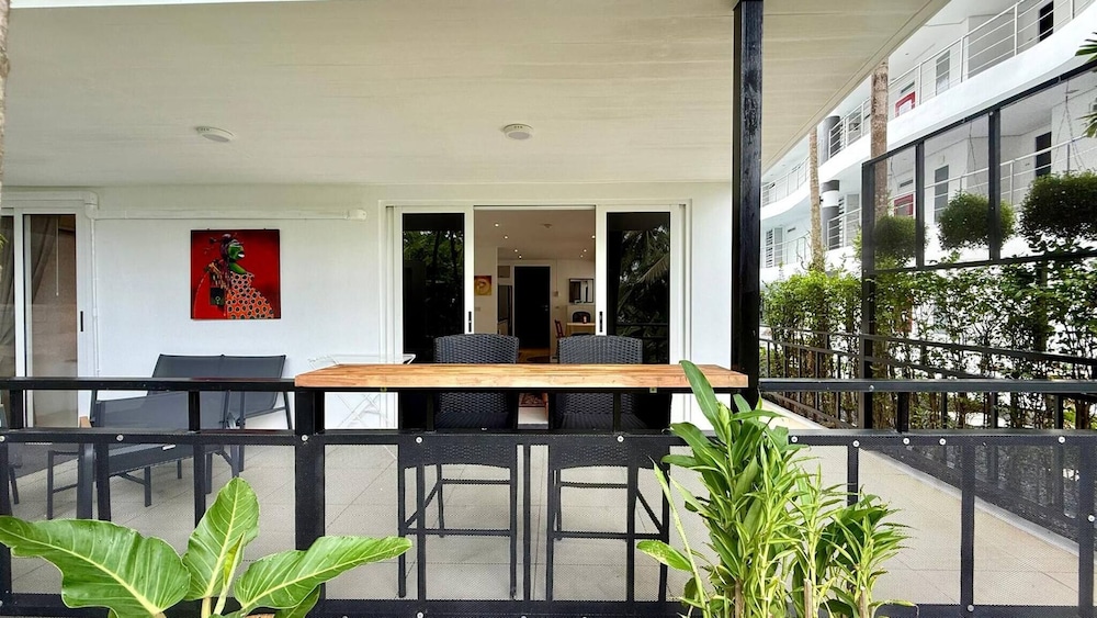 B11 Sunset Plaza Partial Seaview 1 Bedroom 1 Bathroom With Large Jaguzzi