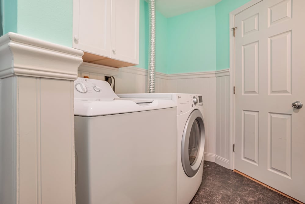 Near Beaches & Trails: Home in East Falmouth
